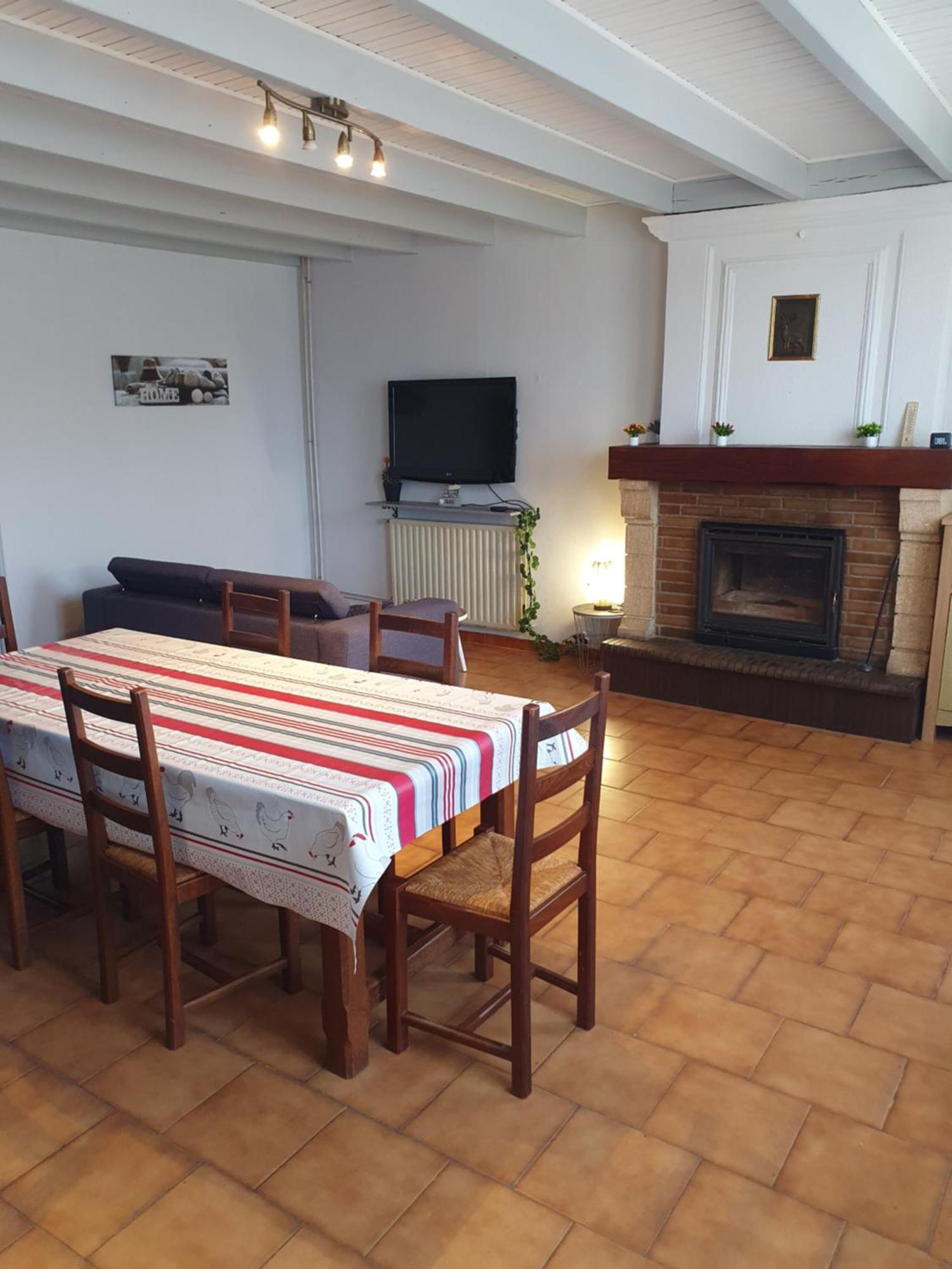 Saint-Bonnet-sur-Gironde Maison 2 Chambres Au Calme מראה חיצוני תמונה