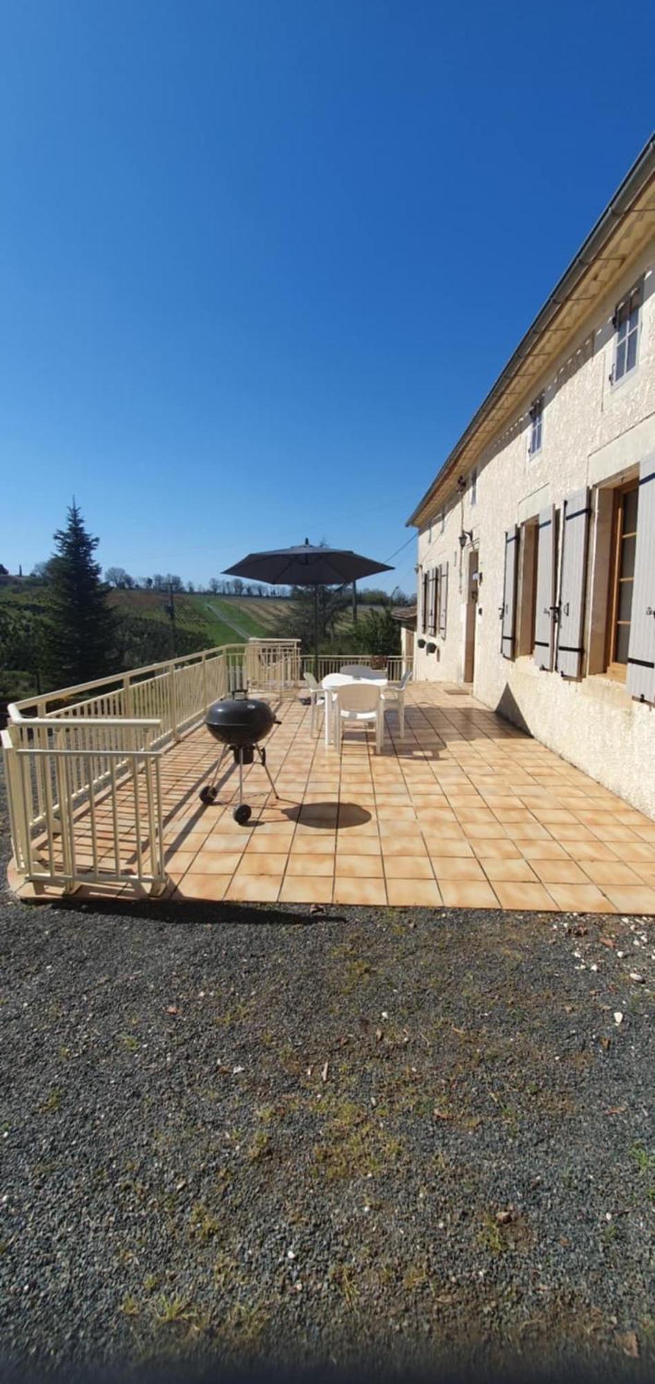Saint-Bonnet-sur-Gironde Maison 2 Chambres Au Calme מראה חיצוני תמונה
